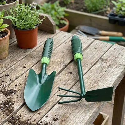 2-piece garden tool set: trowel and hoe cultivator with soft grip